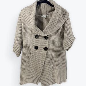 Banana Republic Woven Knit Elegant Beige Short Sleeve Buttoned Chunky Cardigan